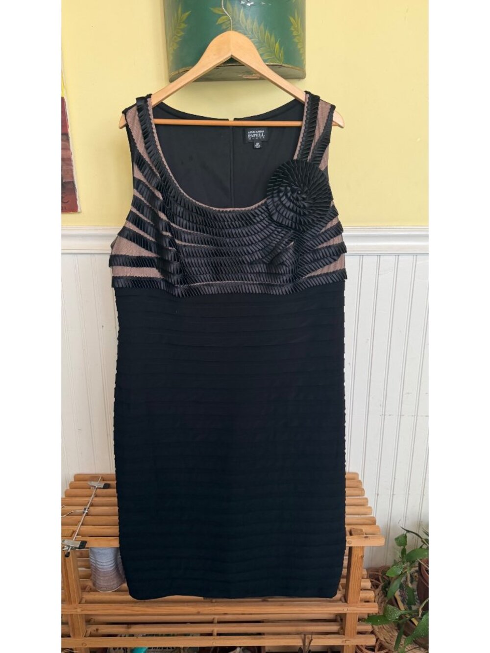 Adrianna Papell Black Sleeveless Pleated Floral Detail Dress Womans Size 22W